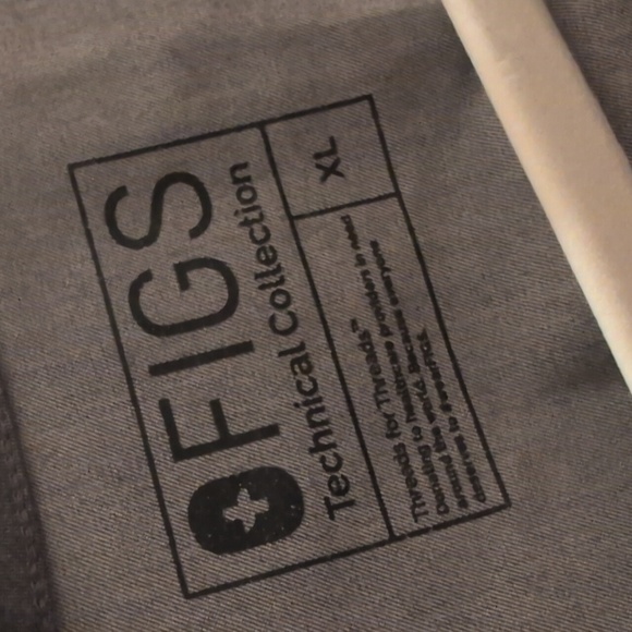 Figs Graphite Scrub Set - Picture 4 of 5